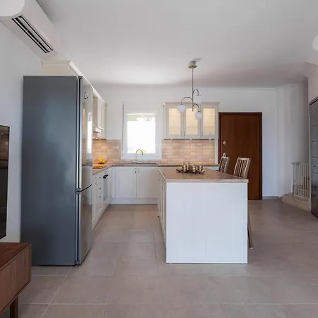Villa Azura #skgbnb Mesokhórion